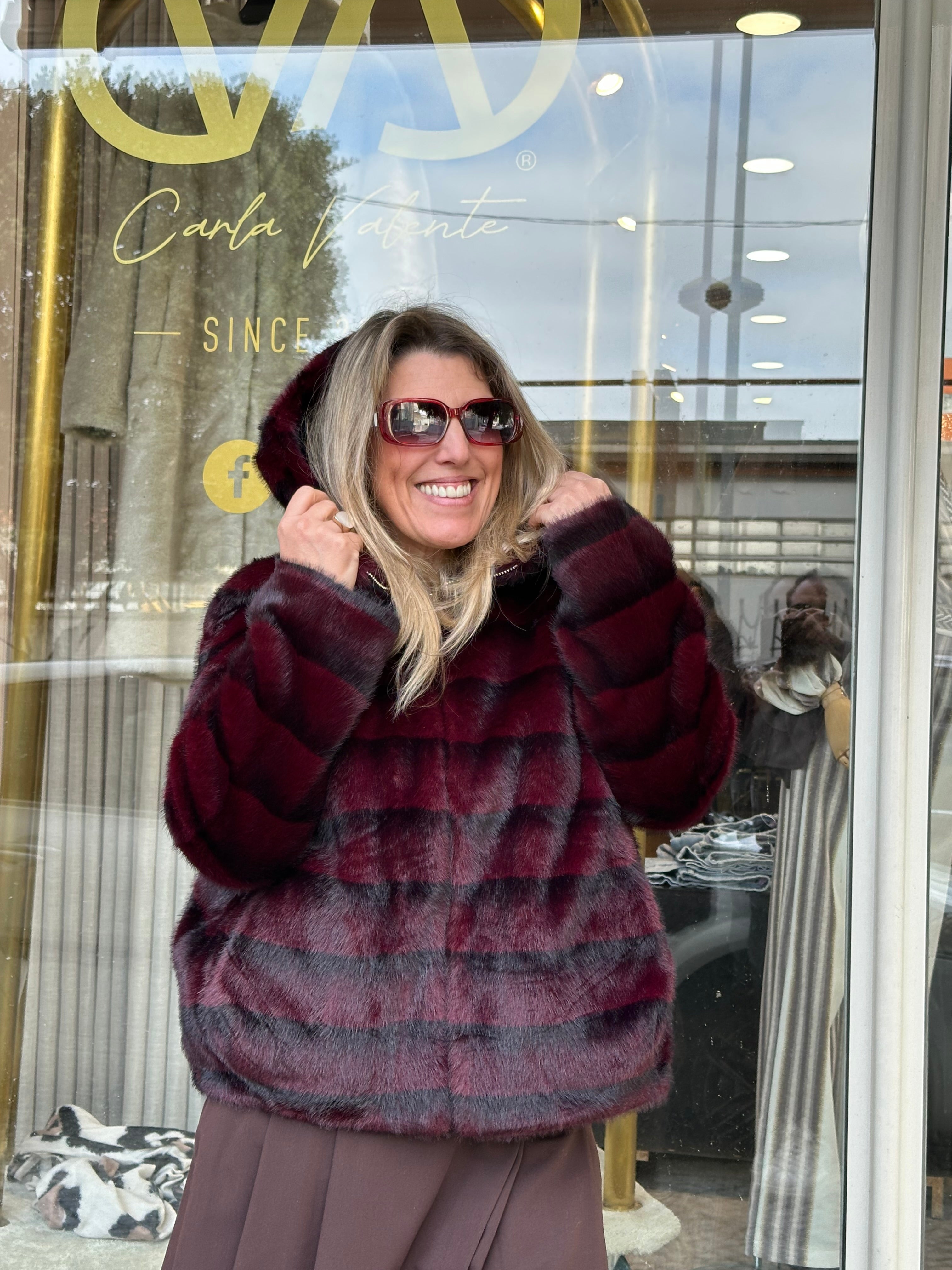 CASACO ODESSA FAKE FUR COM CARAPUÇO - Carla Valente