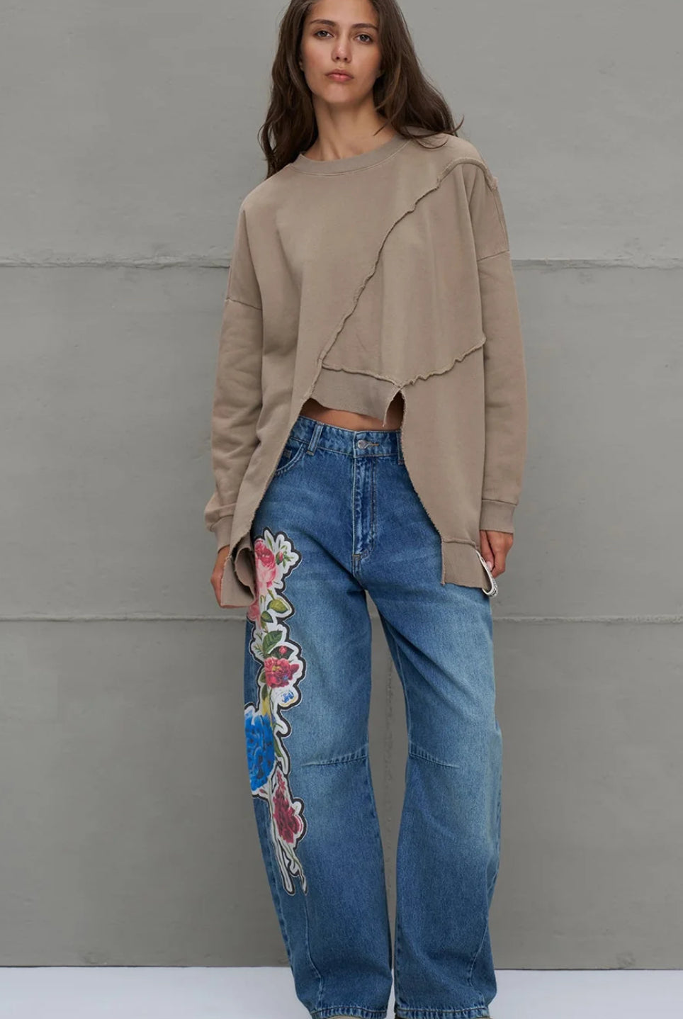 PANTALONA VDR OVERSIZE COM APLICAÇÃO FLOR - Carla Valente