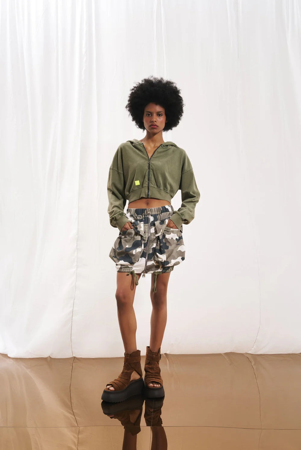 SWEATSHIRT VDR CROPPED COM ZIP - Carla Valente