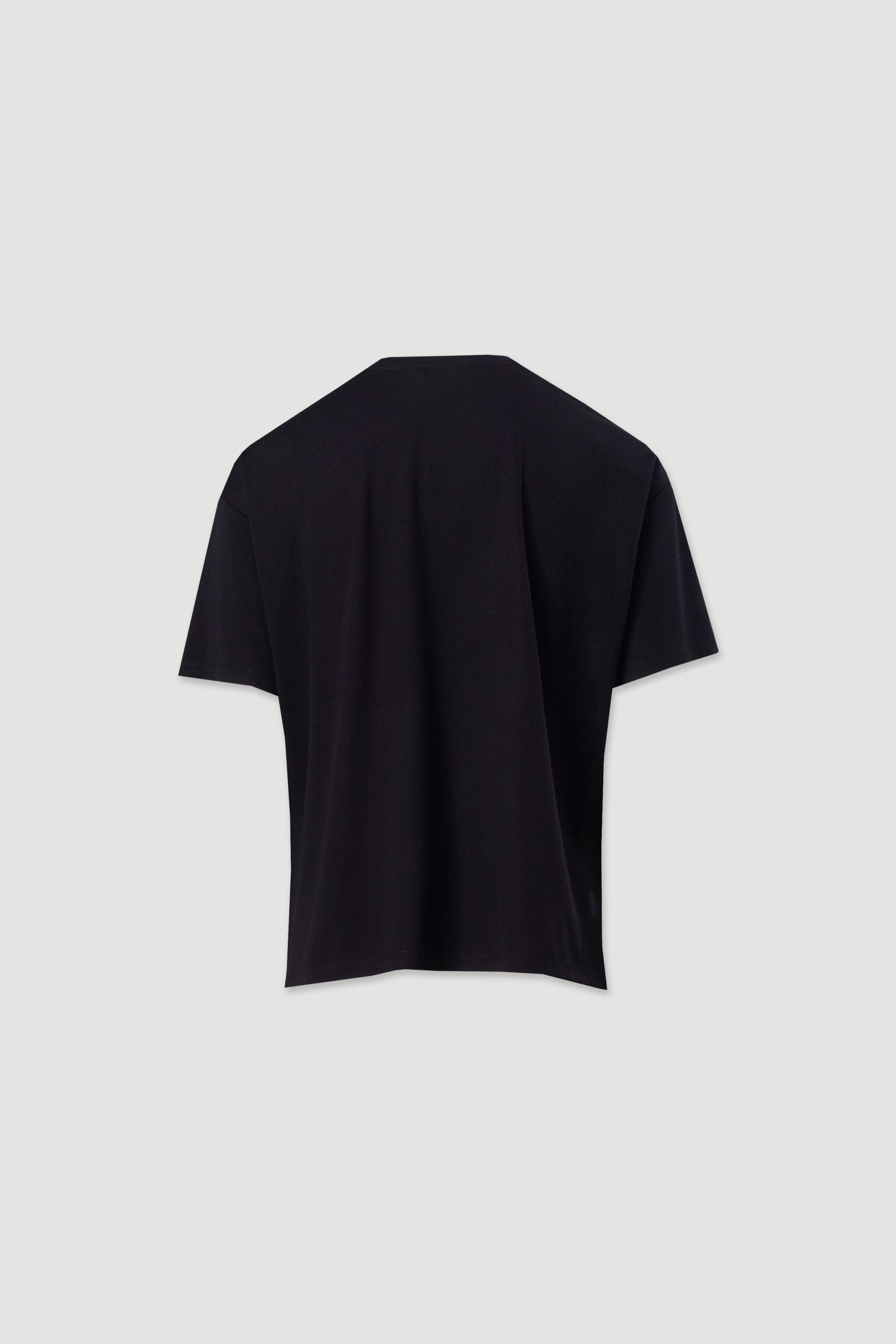 T-SHIRT FERRACHE EM MALHA COM BOLSO E ESTAMPADO NO PEITO - Carla Valente