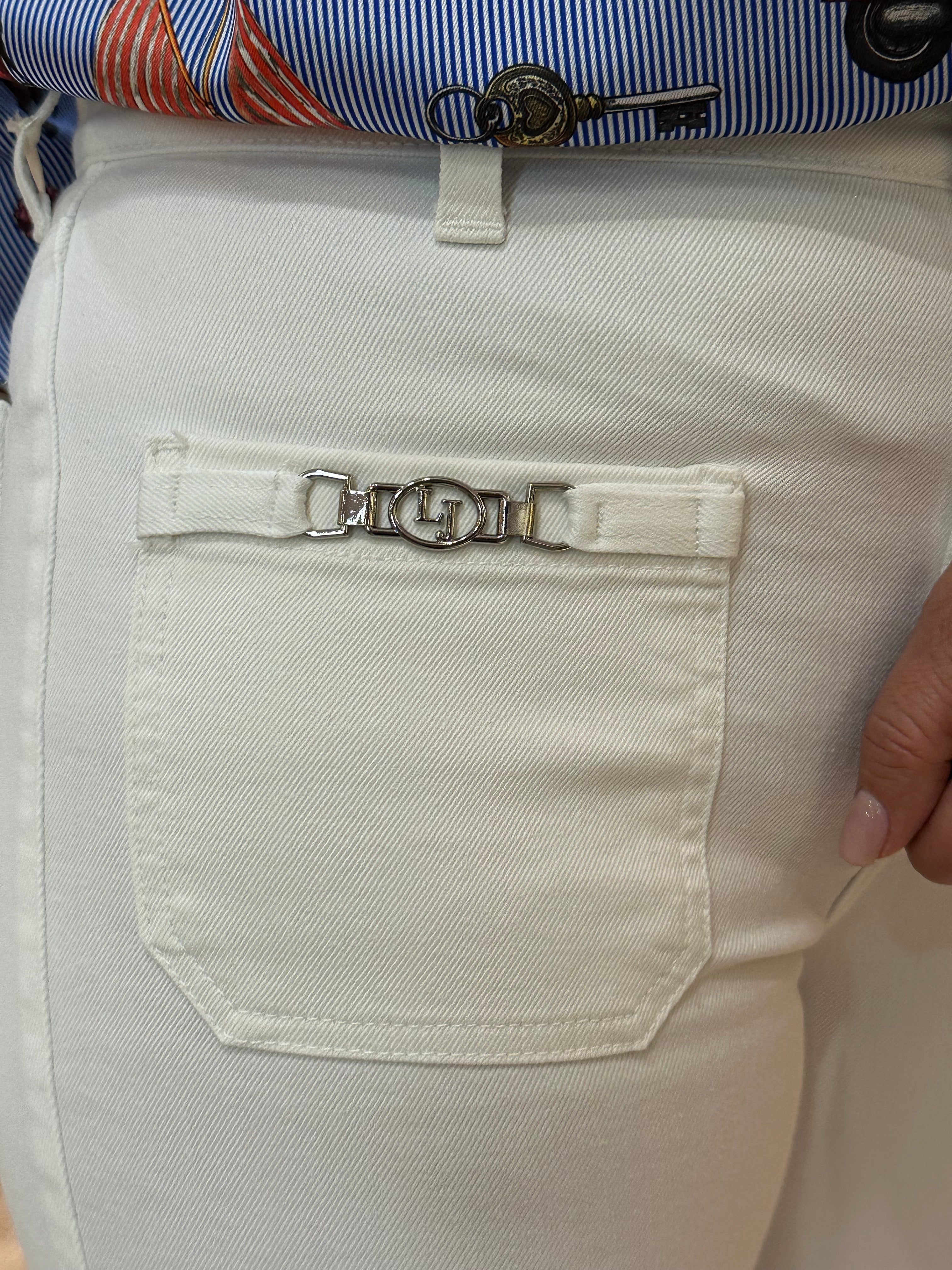 PANTALONA LIBERJEANS WIDE LEG COM APLICAÇÃO METÁLICA - Carla Valente