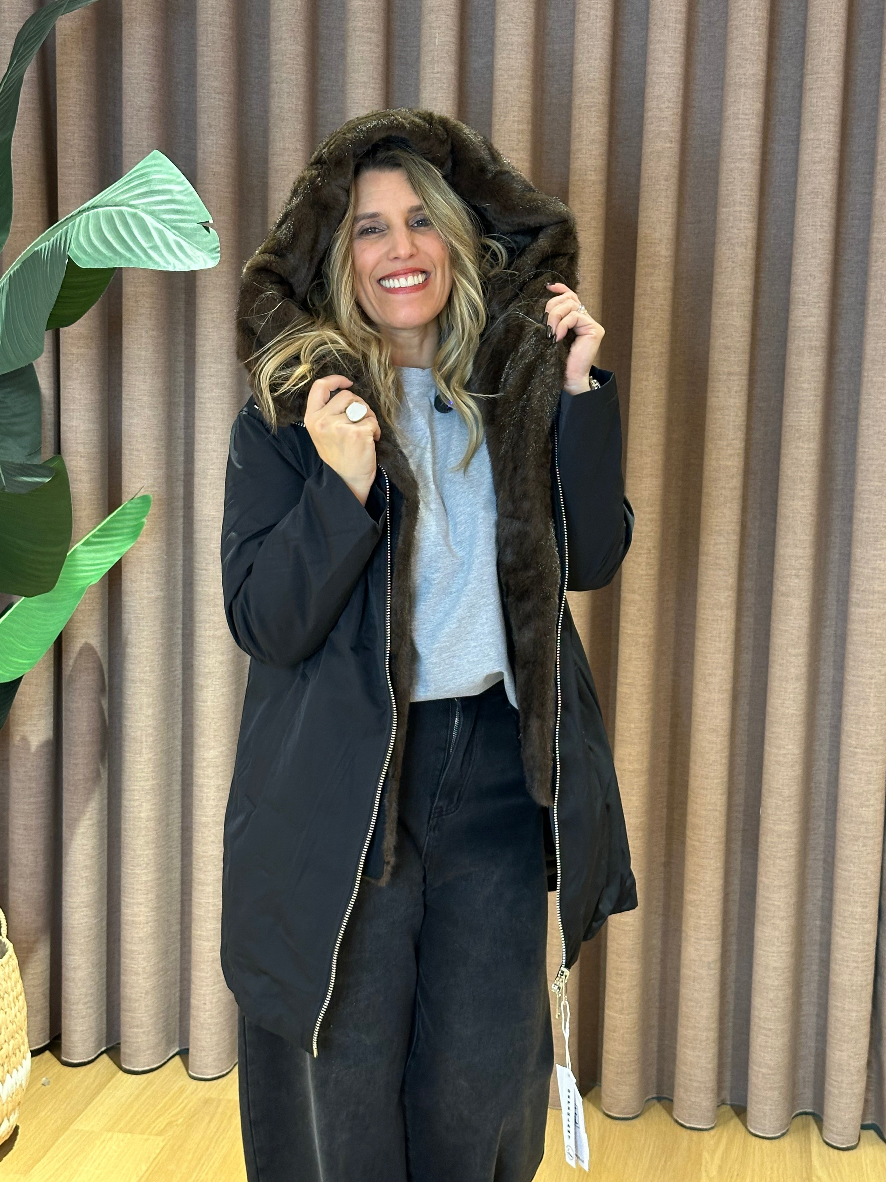 PARKA COM PELO REMOVÍVEL E CARAPUÇO - Carla Valente