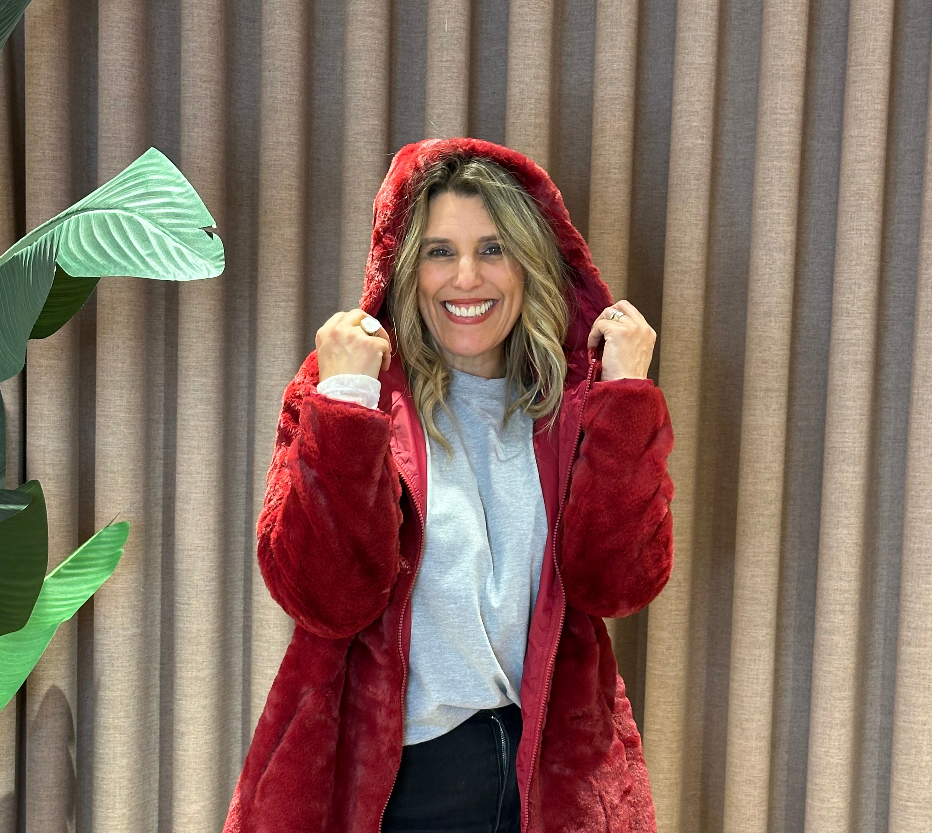 PARKA ACETINADA REVERSÍVEL COM CARAPUÇO - Carla Valente