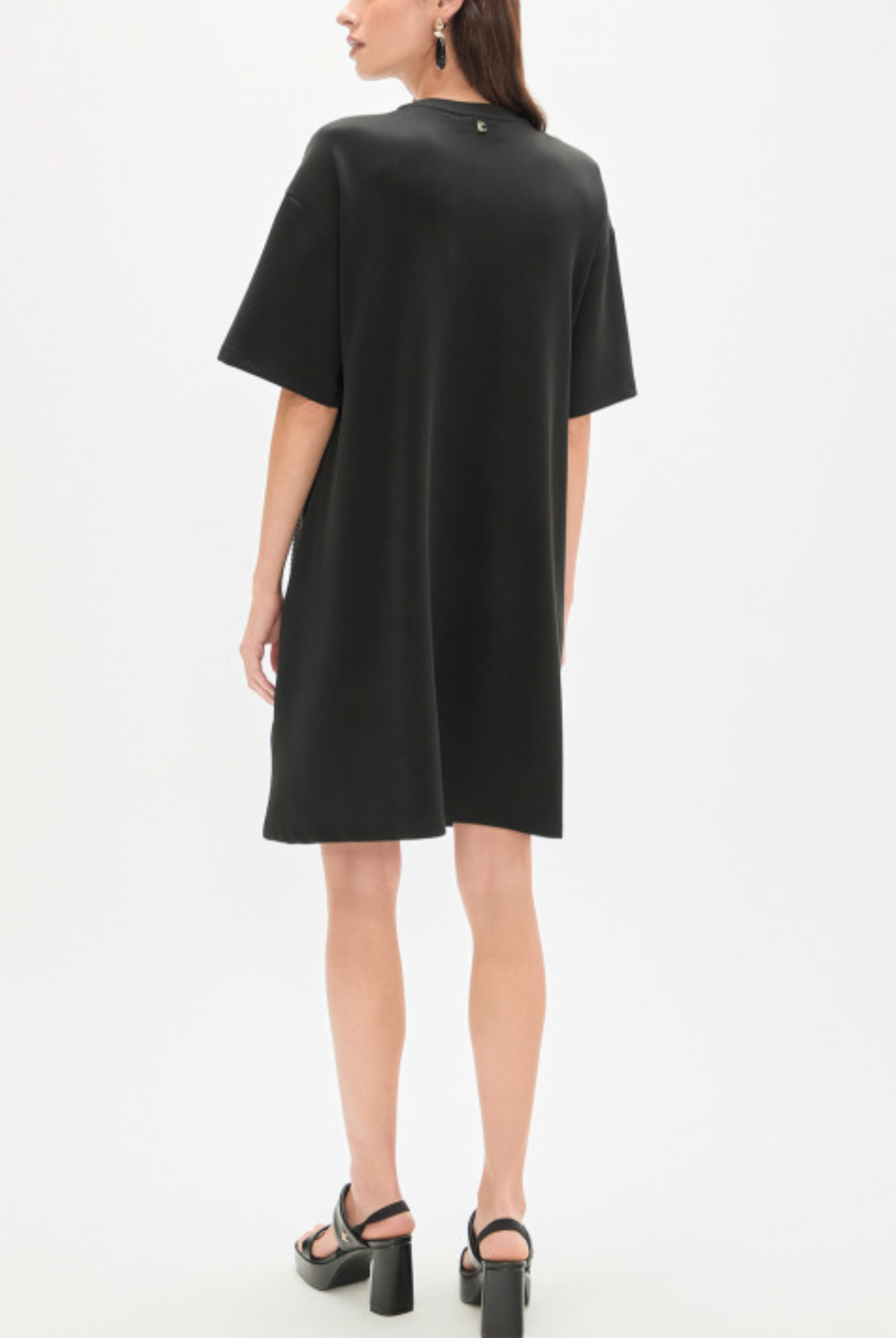 VESTIDO LOLA CASADMNT TIPO CAMISETA COM STRASS - Carla Valente