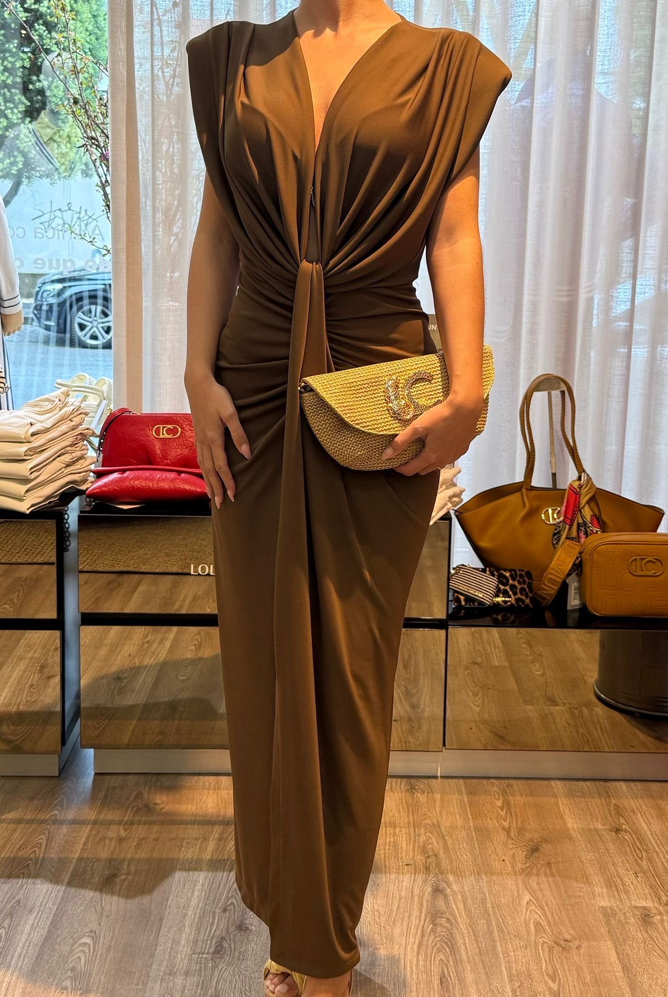 VESTIDO IMPERIAL DECOTE PROFUNDO - Carla Valente
