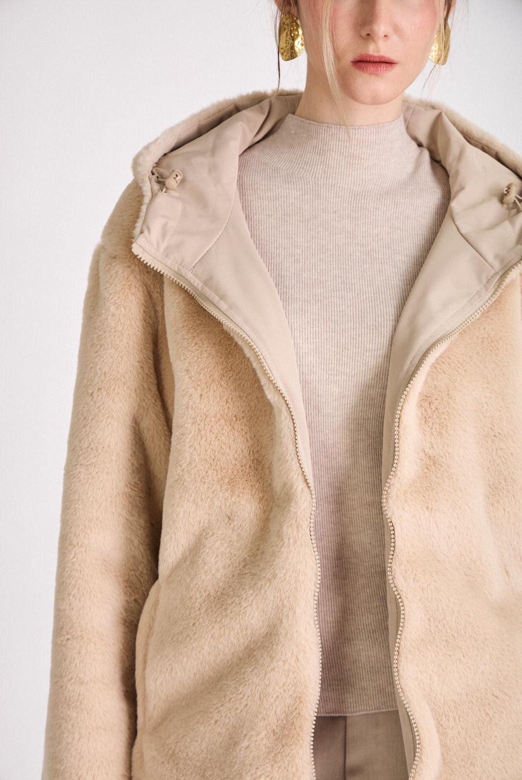 PARKA ESCNDL REVERSÍVEL COM CARAPUÇO - Carla Valente