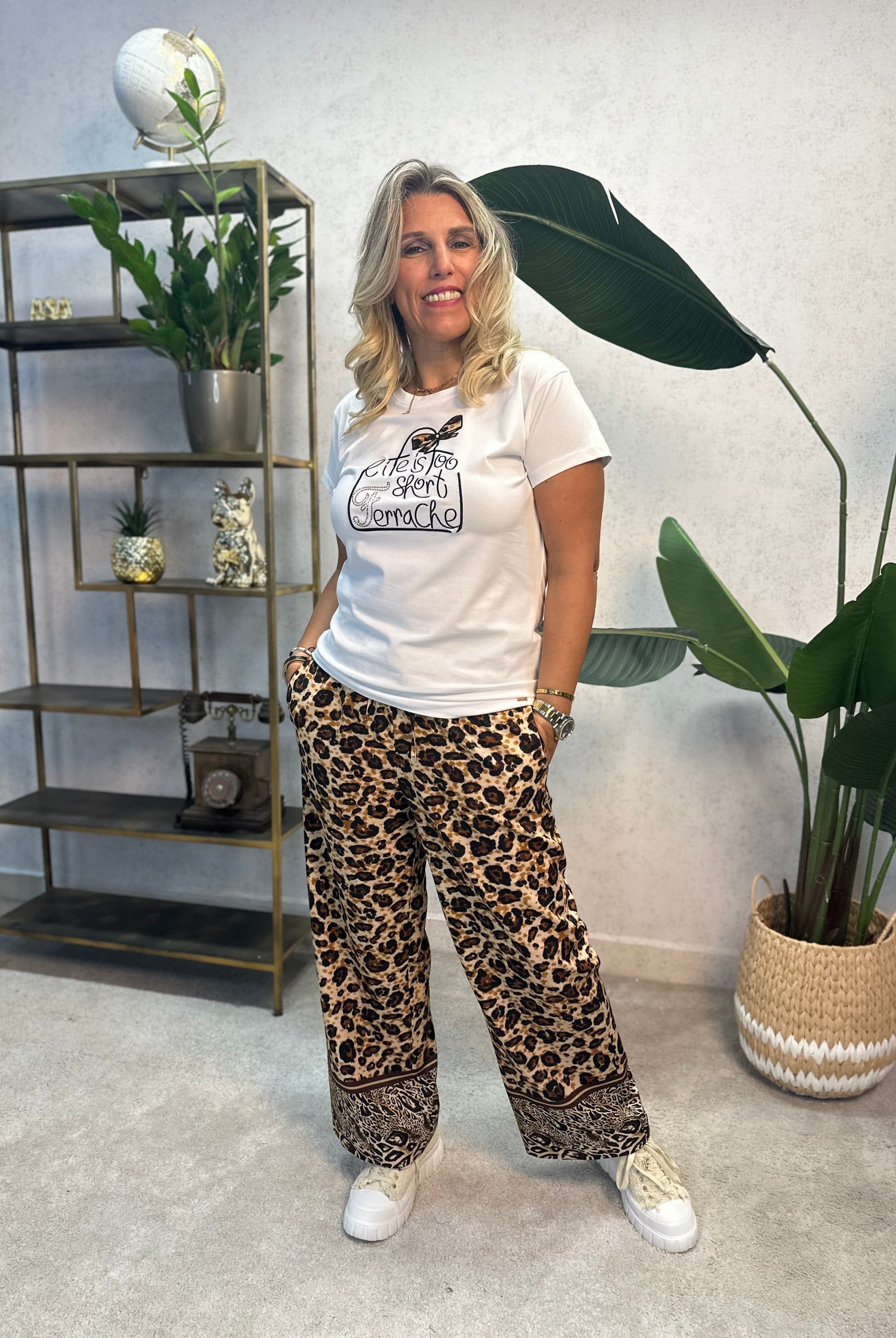 T-SHIRT FERRACHE BÁSICA C/BORDADO NA FR - Carla Valente