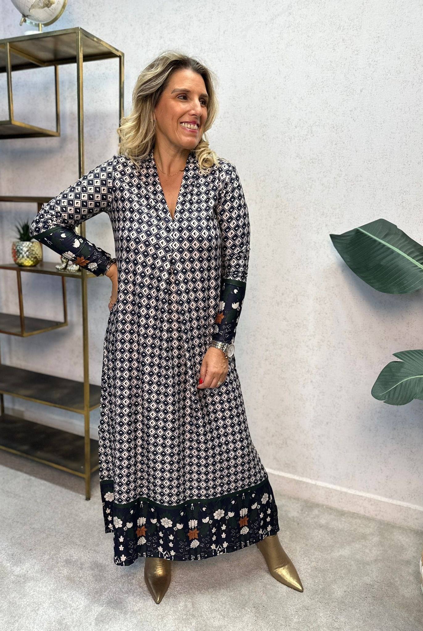 VESTIDO VILAGALLO ESTAMPA FLORES GEOMÉTO - Carla Valente