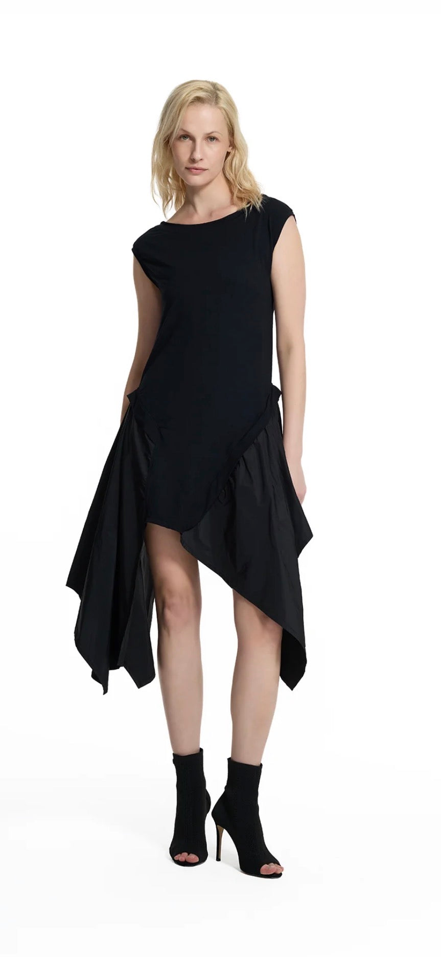 VESTIDO VDR DECOTE BARCO FOLHO ASSIMÉTRO - Carla Valente