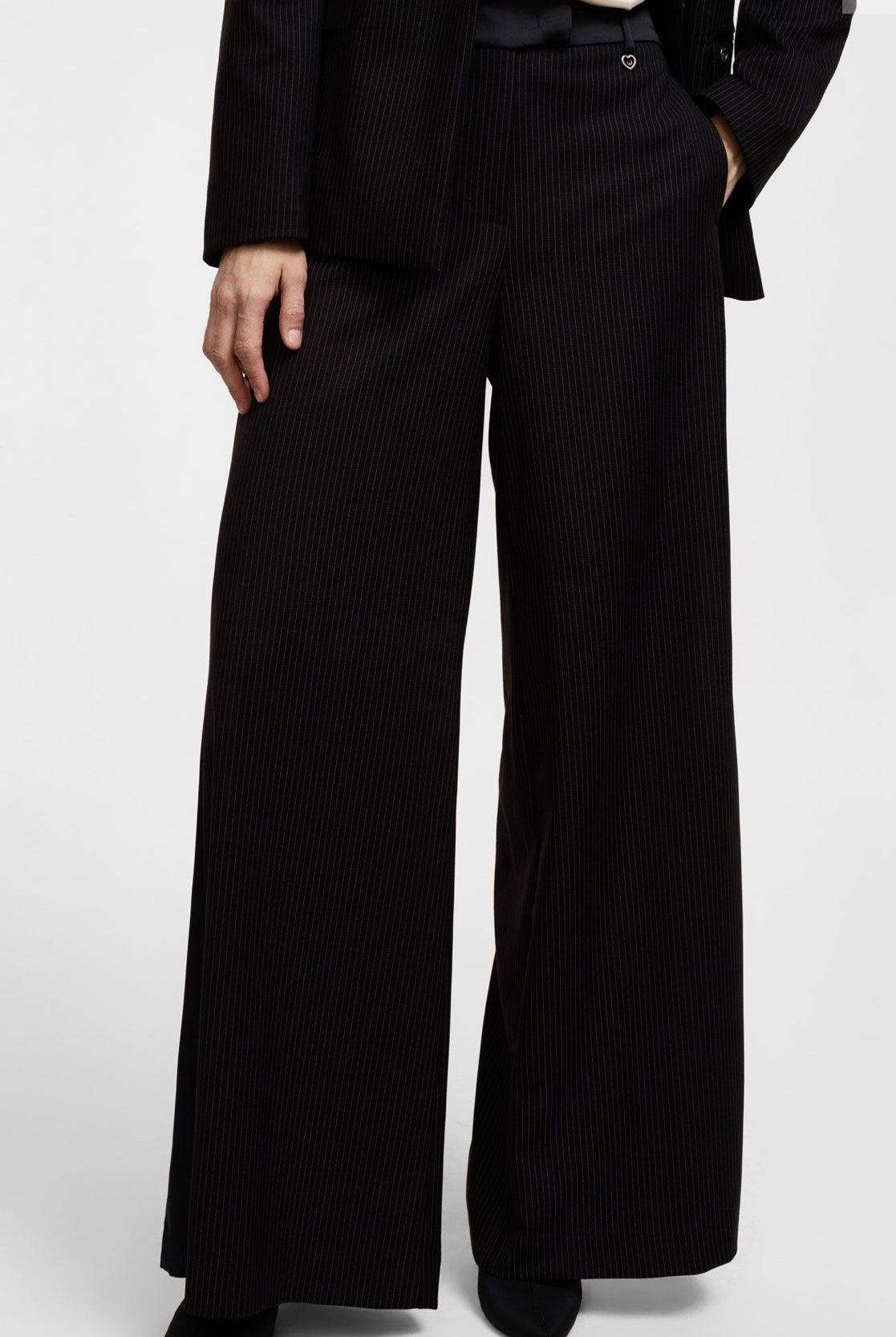 CALÇA PLEASE WIDE LEG CINTURA MÉDIA FATO COM RISCAS - Carla Valente