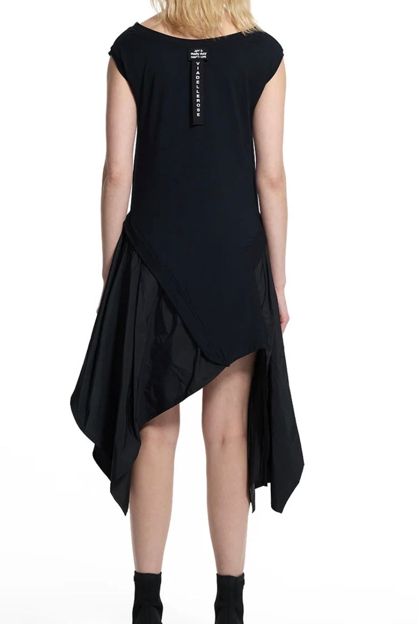 VESTIDO VDR DECOTE BARCO FOLHO ASSIMÉTRO - Carla Valente