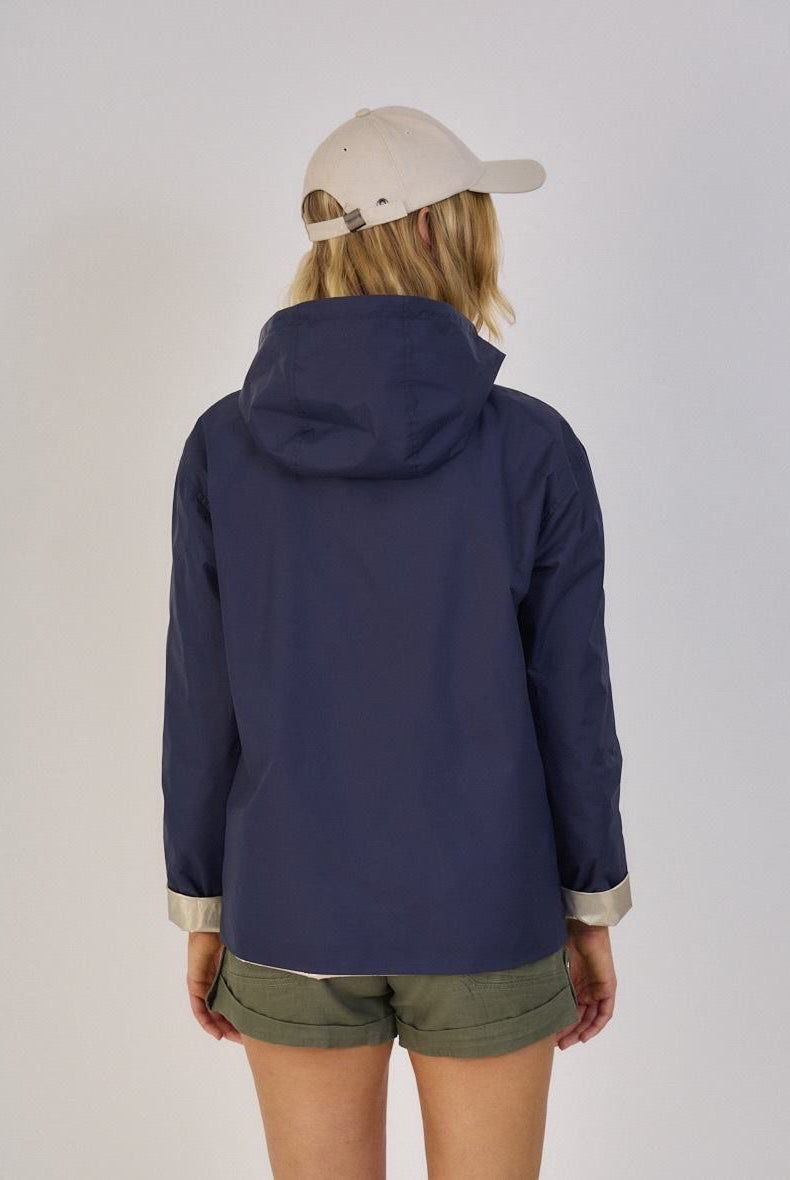 PARKA APRIL CURTA TECIDO IMPERMEÁVEL REVERSÍVEL COM CARAPUÇO - Carla Valente