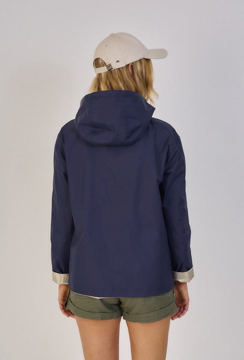 PARKA APRIL CURTA TECIDO IMPERMEÁVEL REVERSÍVEL COM CARAPUÇO - Carla Valente