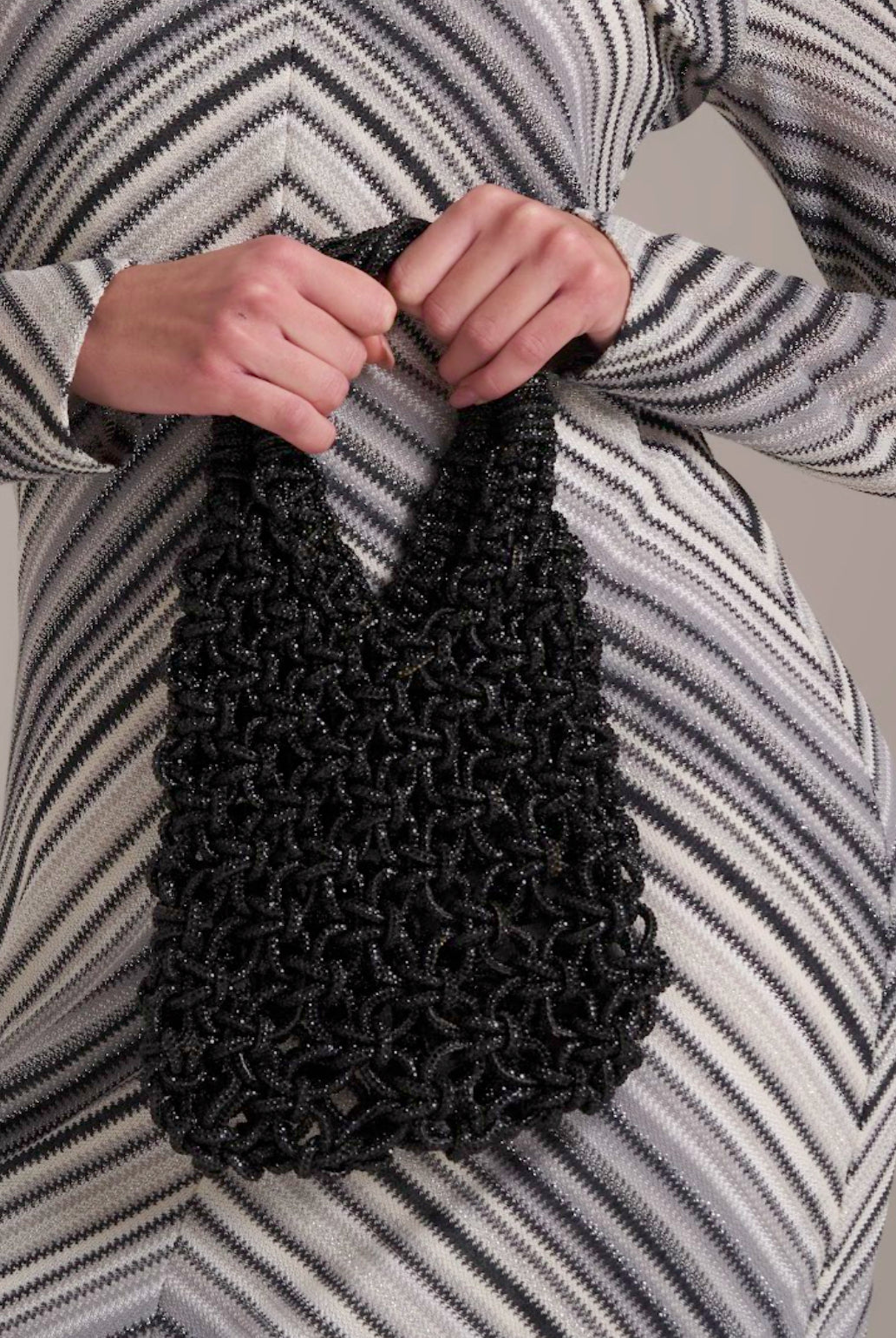 SACO PHO FIRENZE TECIDO EFEITO CROCHET COM STRASS - Carla Valente