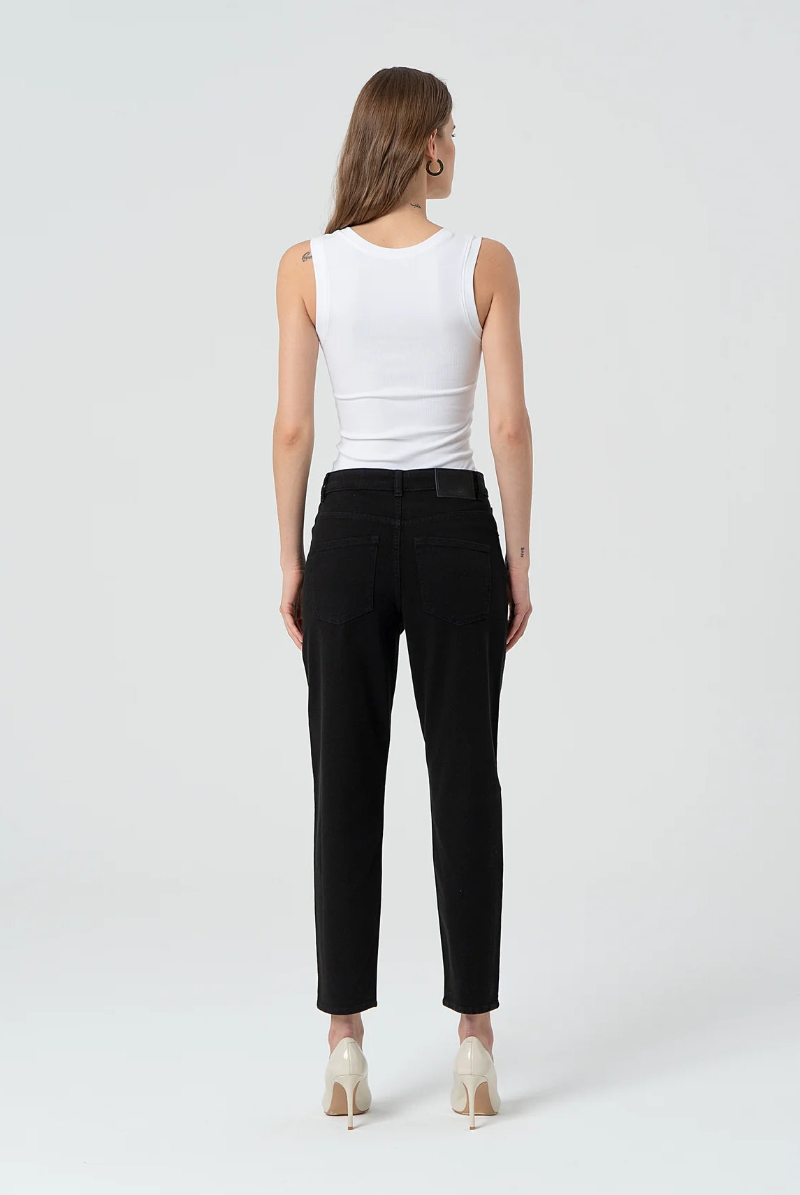 CALÇA FRACOMINA CARROT MOM FIT BULL - Carla Valente