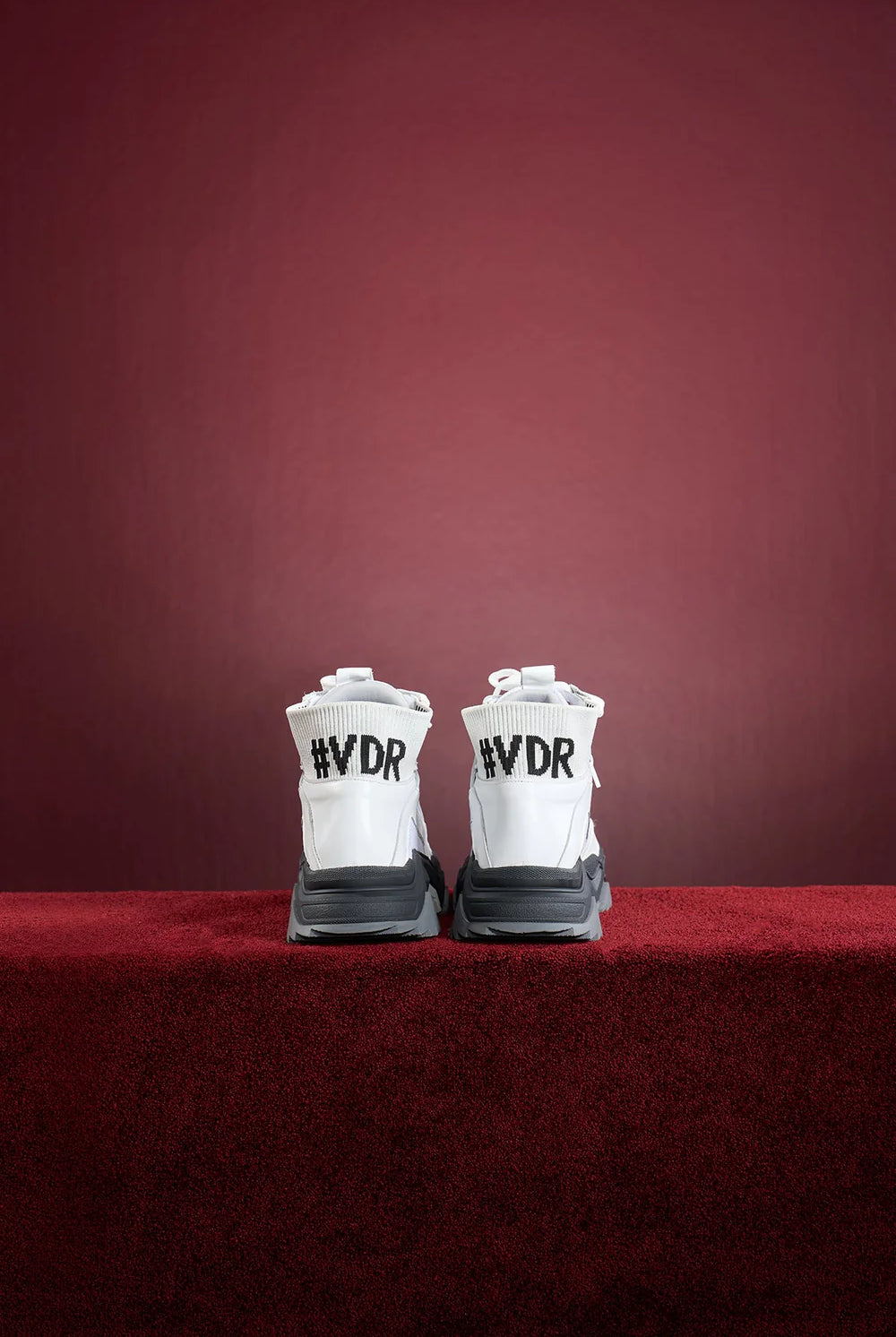 SNEAKERS VDR JONG - Carla Valente