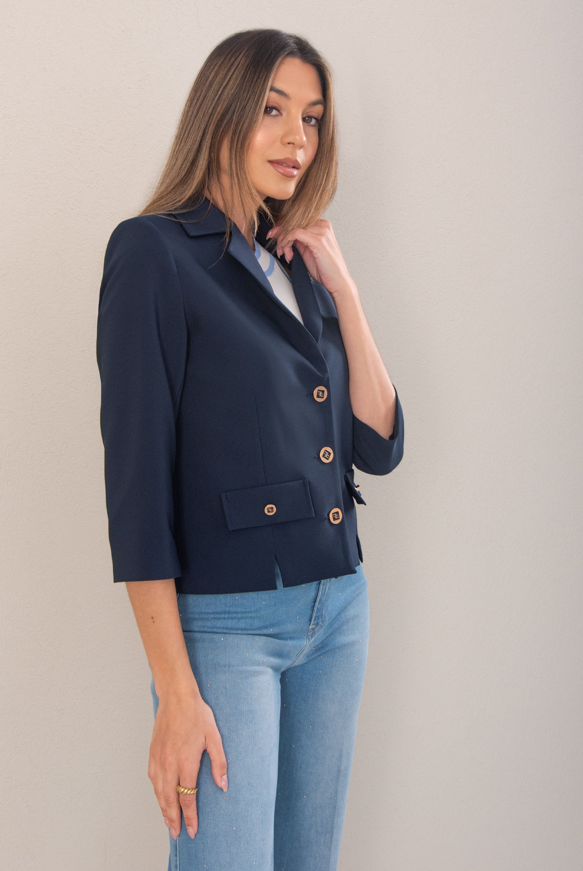 BLAZER FERRACHE CLÁSSICO CURTO COM COLARINHO - Carla Valente