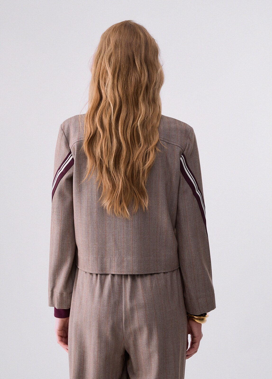 liujo-doc0318562|liujo-doc0318562-shopify-direct-v1-1e4b8d0194df3c89ad917ccbb8c46bc9|TF6146T692A|Riscas castanho ferrugem|2|TF6146T692A__DDX06__02.jpg|e1254b3cd83a5e268e2d963a838e46b5f5930316bae8d28cc326918e159135e9|https://www.liujo.com/on/demandware.static/-/Sites-liujo-master-catalog/default/images/E-TF6146T692ADDX06-2-N.jpeg