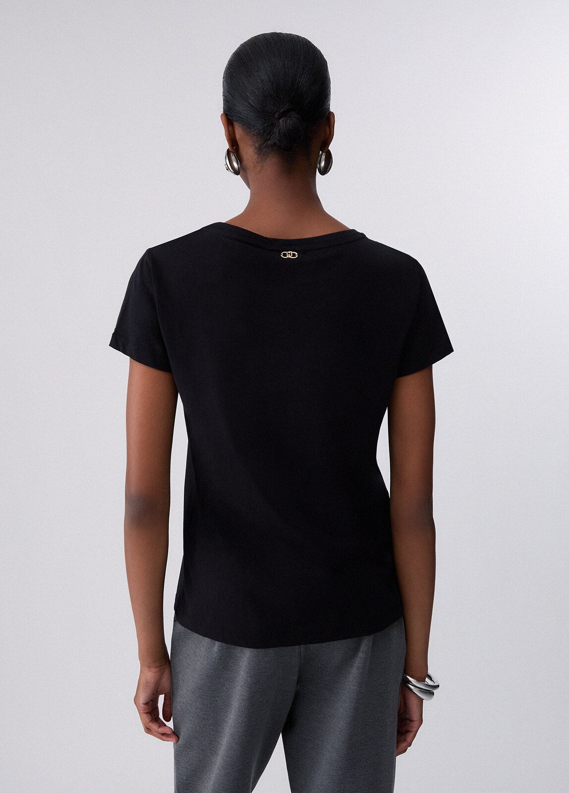 liujo-doc0318562|liujo-doc0318562-shopify-direct-v1-1e4b8d0194df3c89ad917ccbb8c46bc9|TF6252JS923|Nero/db face|2|TF6252JS923__L9264__02.jpg|425d225cb5684e6059f4d6816b7ec742bb9517410ac0fec10bb02ce6164f6396|https://www.liujo.com/on/demandware.static/-/Sites-liujo-master-catalog/default/images/E-TF6252JS923L9264-2-N.jpeg