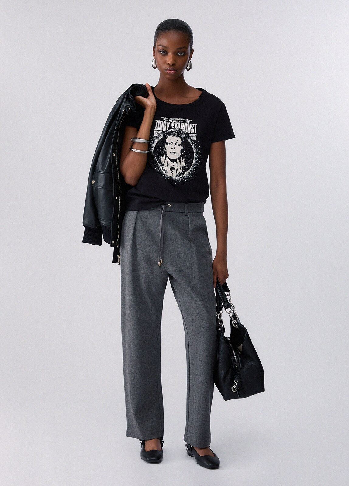 liujo-doc0318562|liujo-doc0318562-shopify-direct-v1-1e4b8d0194df3c89ad917ccbb8c46bc9|TF6252JS923|Nero/db face|4|TF6252JS923__L9264__04.jpg|e9f87b502401ea3eb5ce1eeb44cdfc62576ae4324b5cf44d328a477ec1d92876|https://www.liujo.com/on/demandware.static/-/Sites-liujo-master-catalog/default/images/E-TF6252JS923L9264-6-N.jpeg