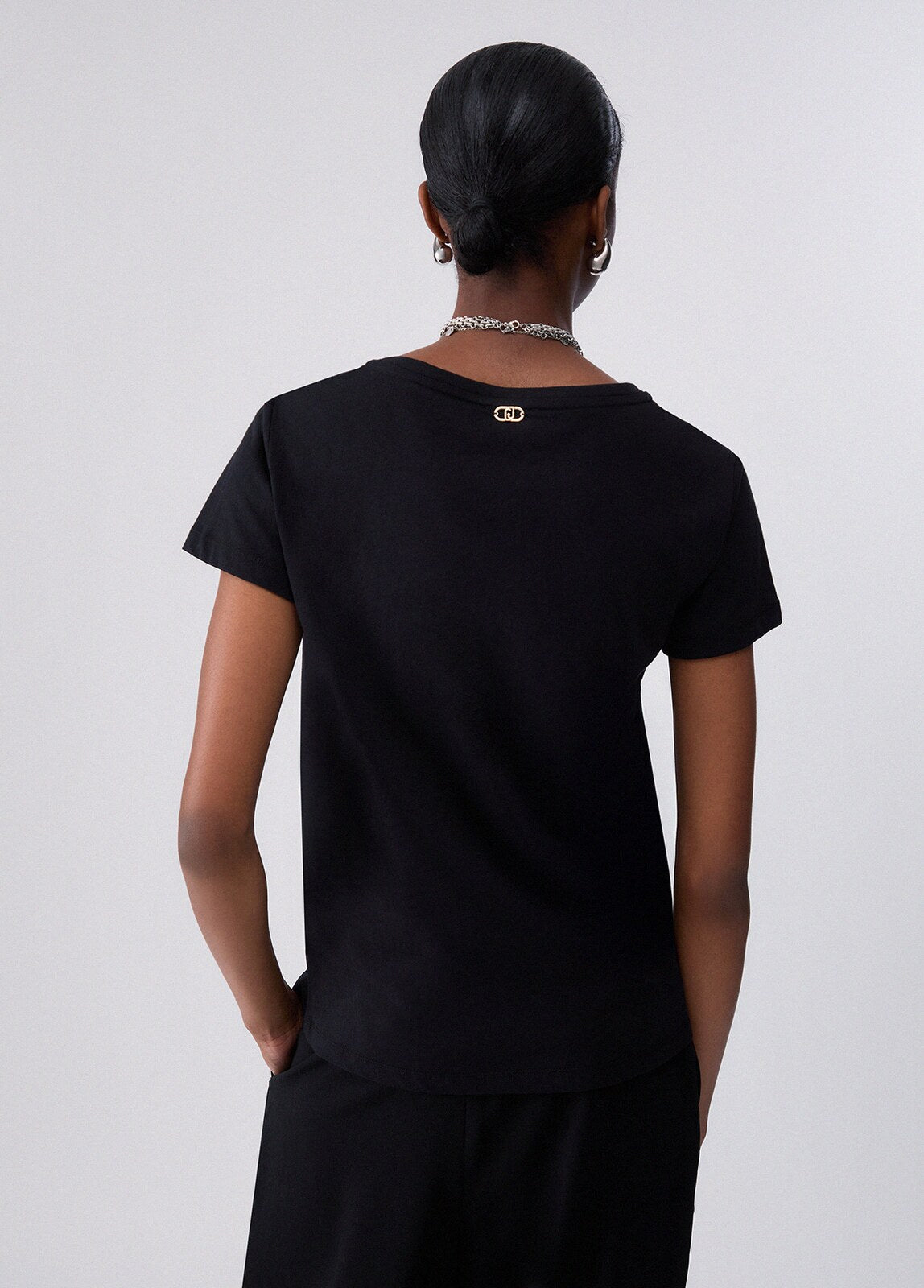 liujo-doc0318562|liujo-doc0318562-shopify-direct-v1-1e4b8d0194df3c89ad917ccbb8c46bc9|TF6252JS923|Nero/db logo|2|TF6252JS923__L9265__02.jpg|0e85c86277fa2ef3ae2fae30d301bea42e91388d82df6b69f22001d5b41f5e15|https://www.liujo.com/on/demandware.static/-/Sites-liujo-master-catalog/default/images/E-TF6252JS923L9265-2-N.jpeg