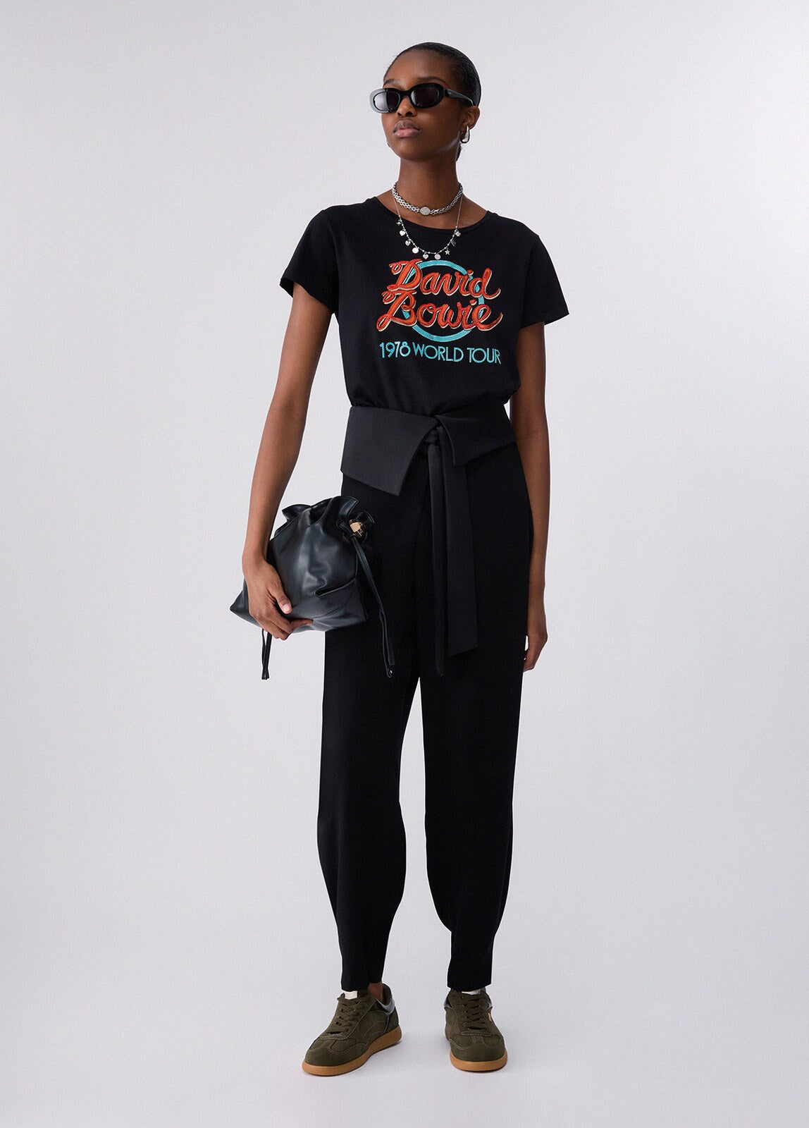 liujo-doc0318562|liujo-doc0318562-shopify-direct-v1-1e4b8d0194df3c89ad917ccbb8c46bc9|TF6252JS923|Nero/db logo|4|TF6252JS923__L9265__04.jpg|f262089793fcce1ff7b095d186e115ae2b44dceb1c2c08a256fc9fbb62669ae0|https://www.liujo.com/on/demandware.static/-/Sites-liujo-master-catalog/default/images/E-TF6252JS923L9265-6-N.jpeg