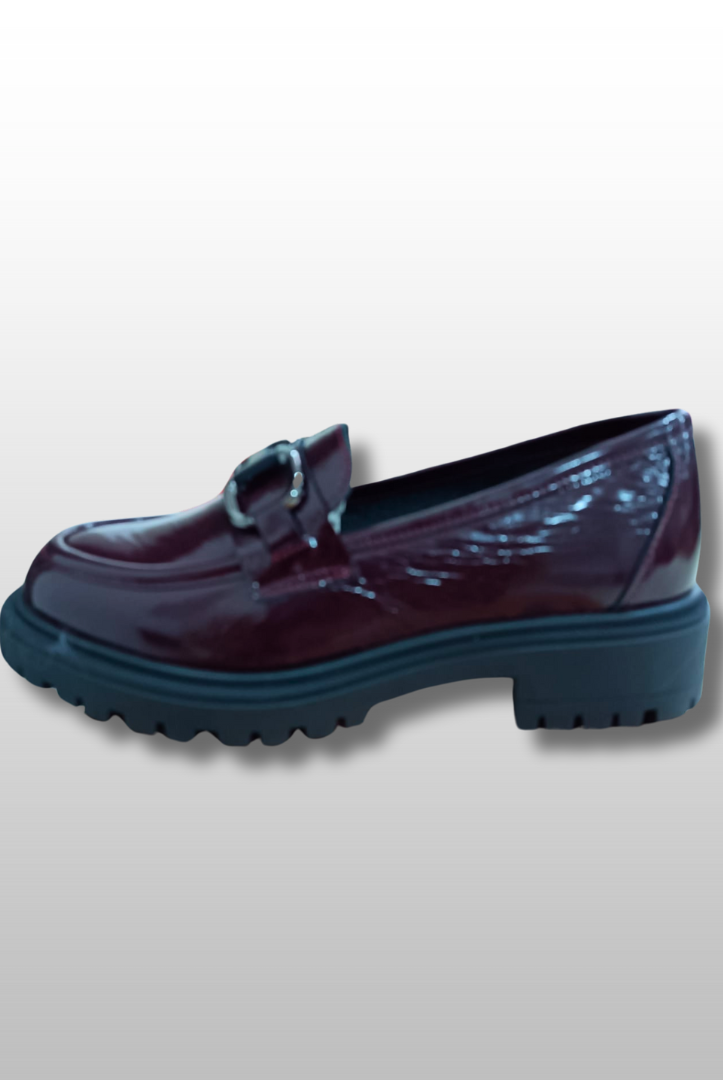 MOCASSIM DE VERNIZ COM FIVELA SOLA GROSA - Carla Valente