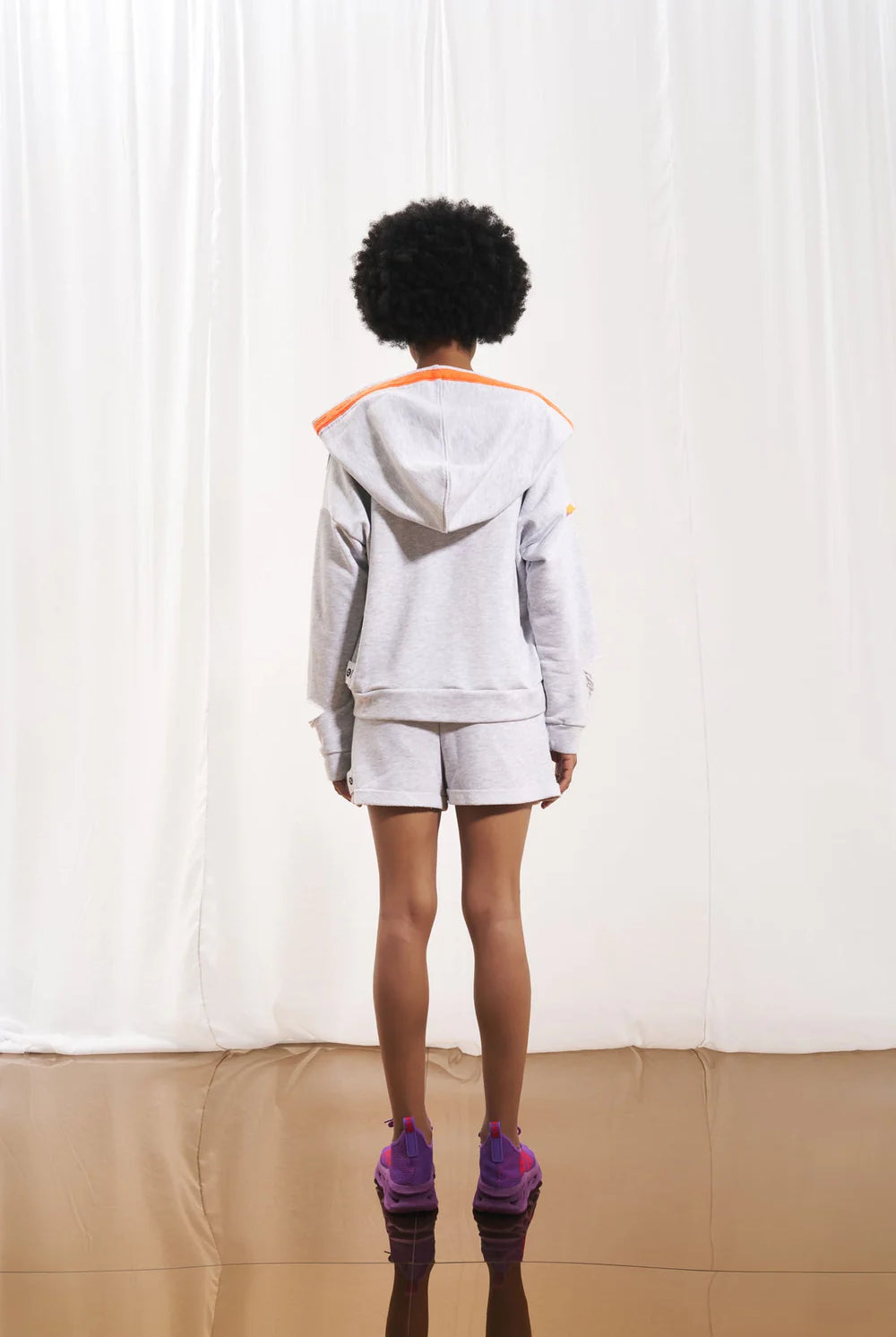SWEATER VDR FELPA DEC V COM CARAPUÇO CORDÃO LARANJA FUCSIA - Carla Valente