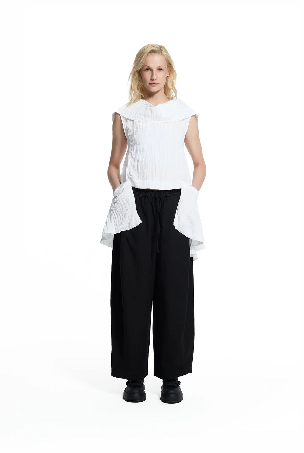 BLUSA VDR ASSIMÉTRICA COM TEXTURA ENRUGA - Carla Valente