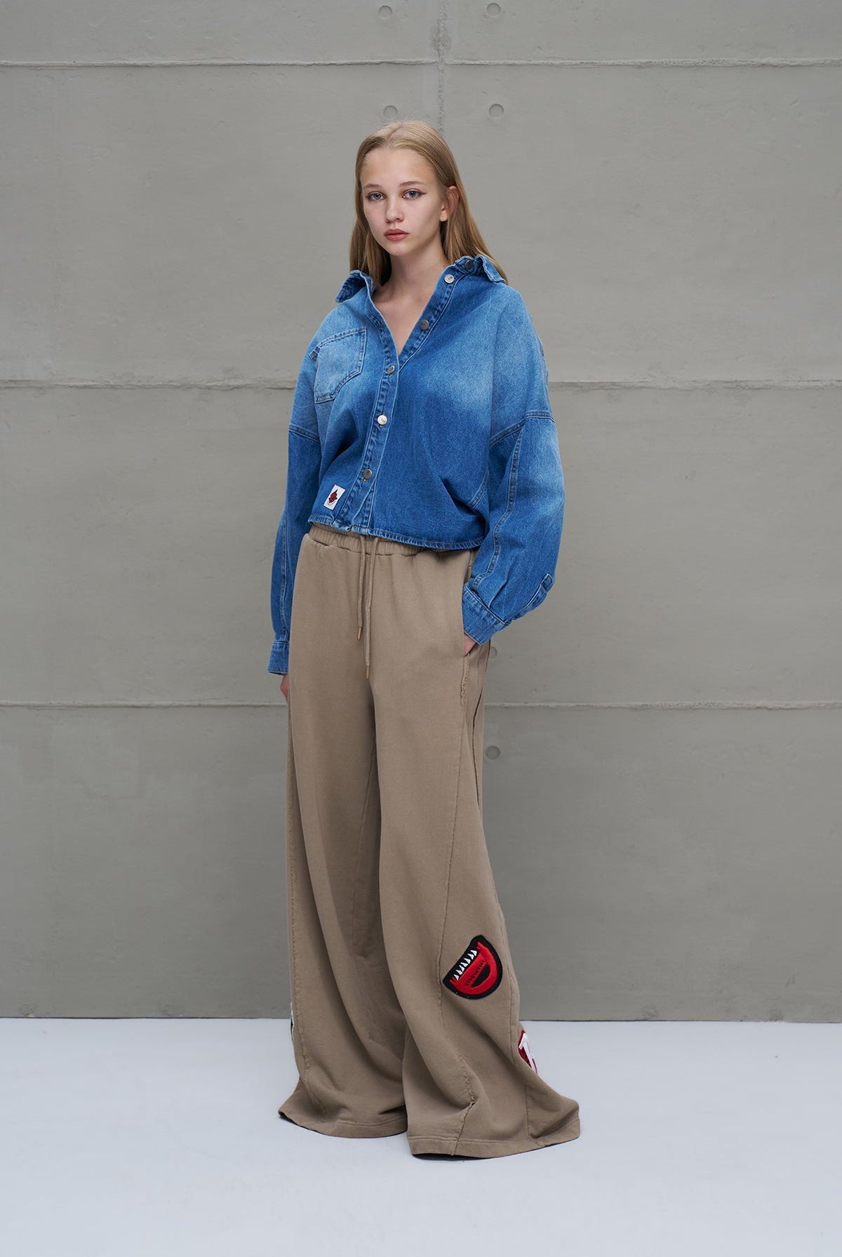 CALÇA VDR OVERSIZE COM PATCHES - Carla Valente