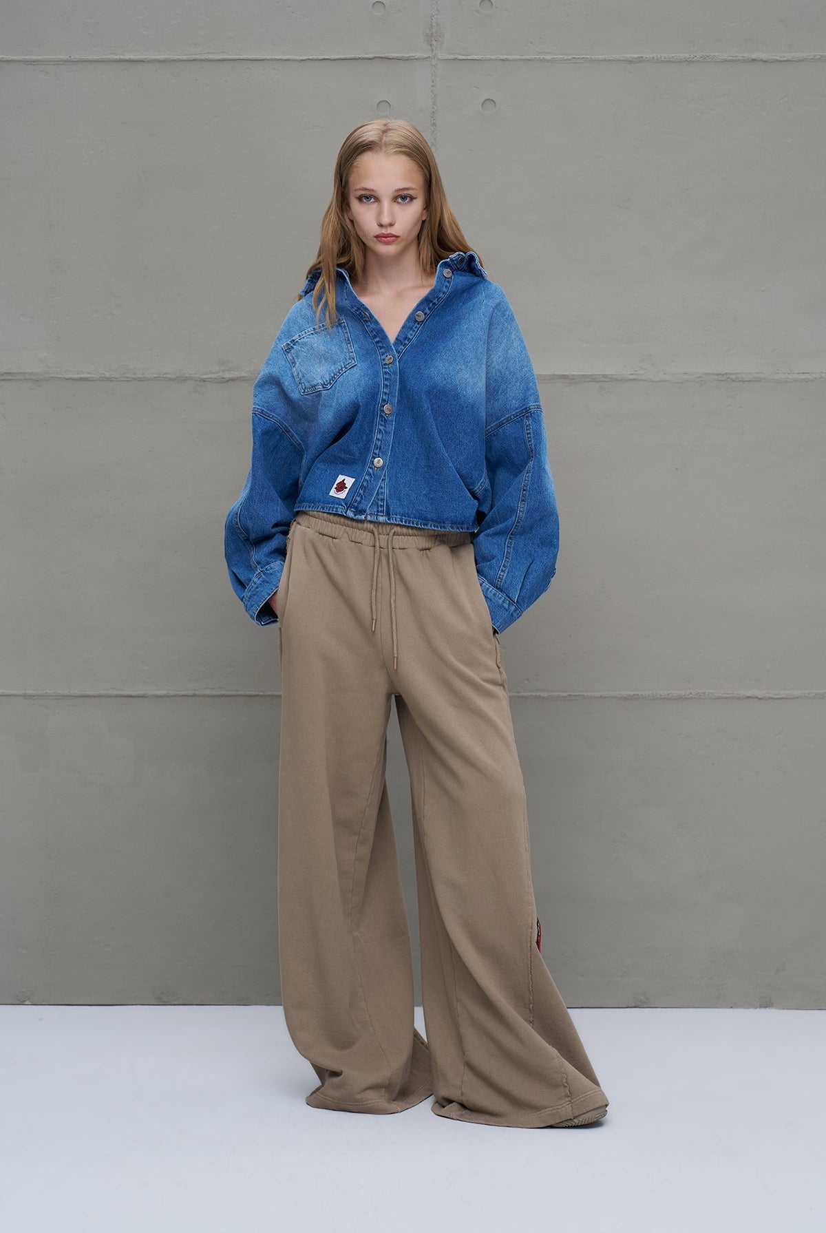 CALÇA VDR OVERSIZE COM PATCHES - Carla Valente