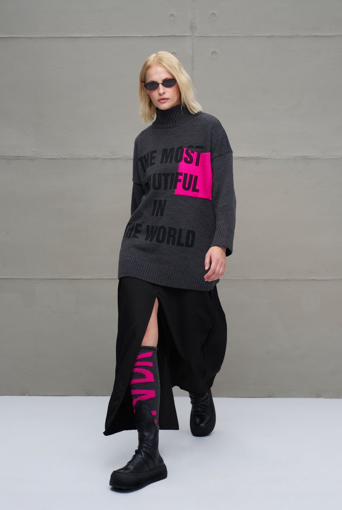 PERNEIRAS VDR BIG LETTER FW25 - Carla Valente