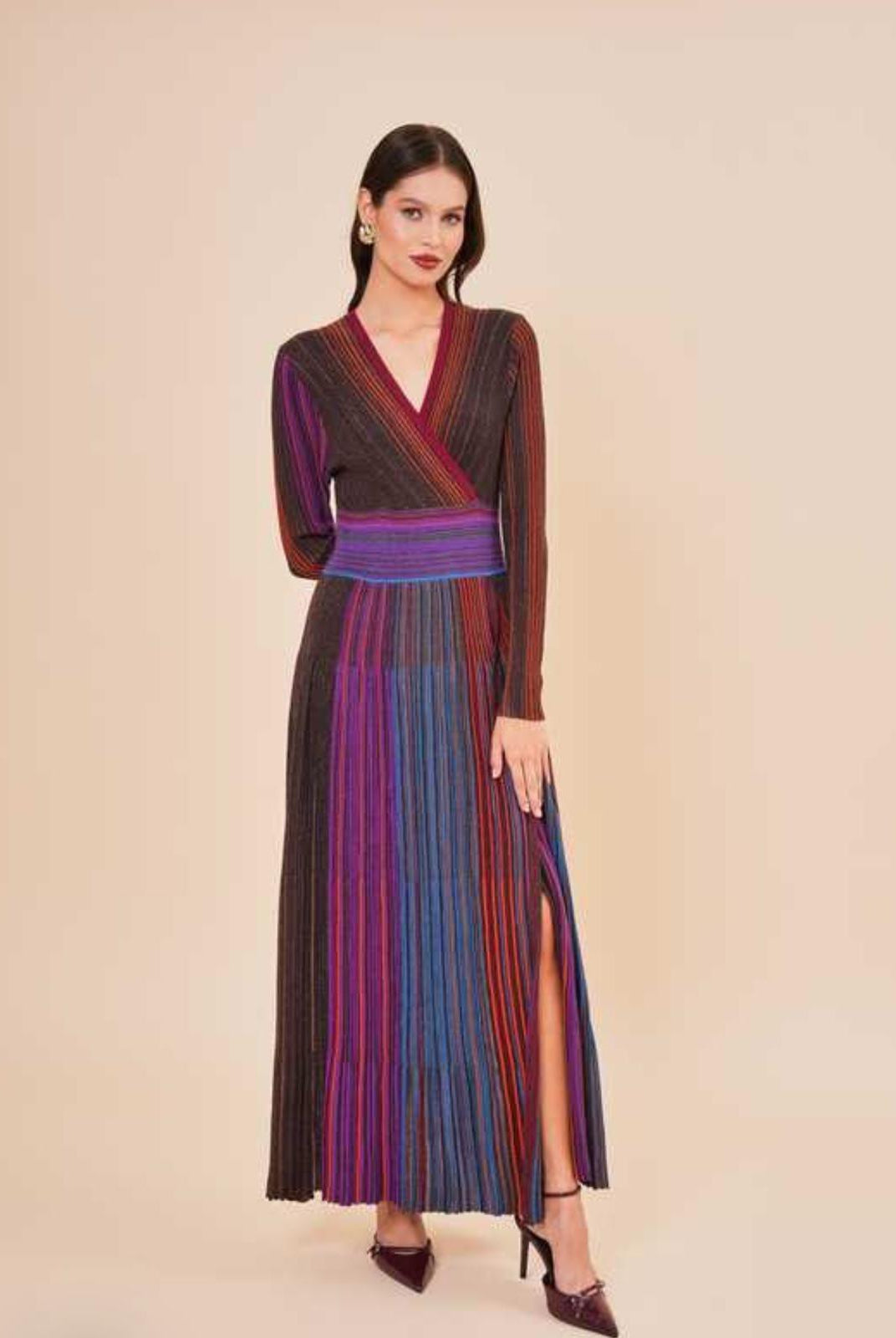 VESTIDO OTIMA LONGO DE MALHA CO DECOTE EM V MANGA COMPRIDA - Carla Valente