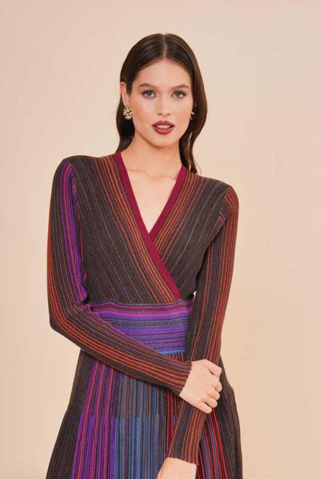VESTIDO OTIMA LONGO DE MALHA CO DECOTE EM V MANGA COMPRIDA - Carla Valente