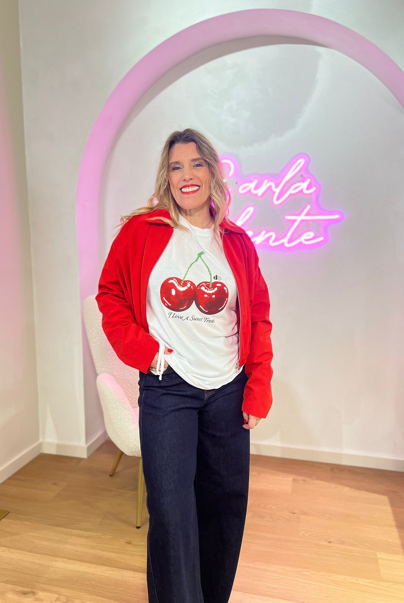 T-SHIRT DIXIE CEREJAS BAINHA REPUXADA - Carla Valente