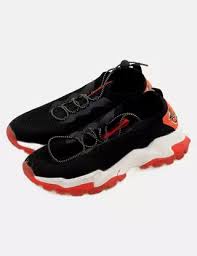 SNEAKER CASA DMNT PRETO/LARANJA - Carla Valente