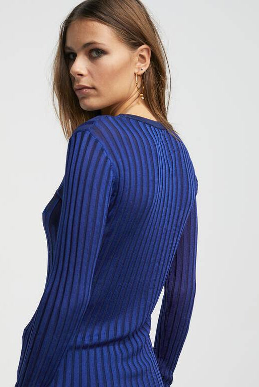 JERSEY LOLA CASDMNT GOLA REDONDA DETALHO - Carla Valente