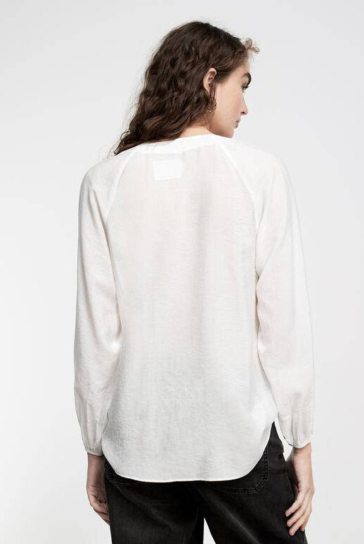 BLUSA LOLA CASADMNT C/MNGA BUFANTES COMS - Carla Valente