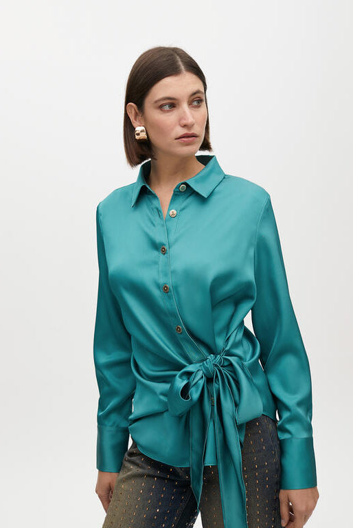 CAMISA LOLA CASADMNT COM DETALHE DE NÓ BAIXO - Carla Valente