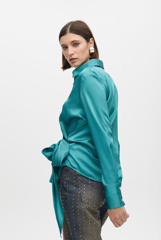 CAMISA LOLA CASADMNT COM DETALHE DE NÓ BAIXO - Carla Valente