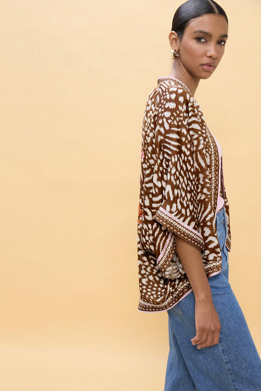 QUIMONO LOLA CASADMNT ESTAMPADO COM MANS - Carla Valente