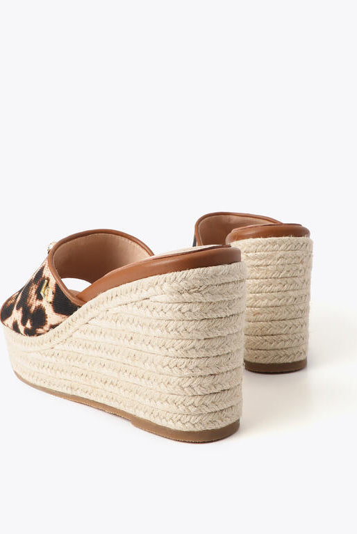 SAPATO LOLA CASADMNT ESTAMPA LEOPARDO APLICAÇÃO METAL - Carla Valente