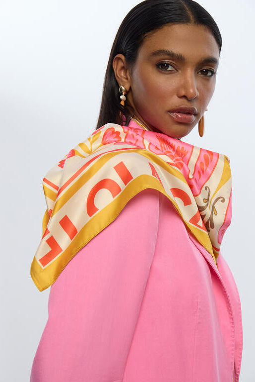 LENÇO LOLA CASADMNT ACETINADO FLORAL E TIGRES - Carla Valente