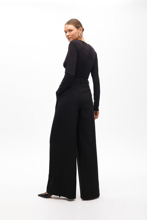 CALÇA MAITE WIDELEG COM PREGAS - Carla Valente