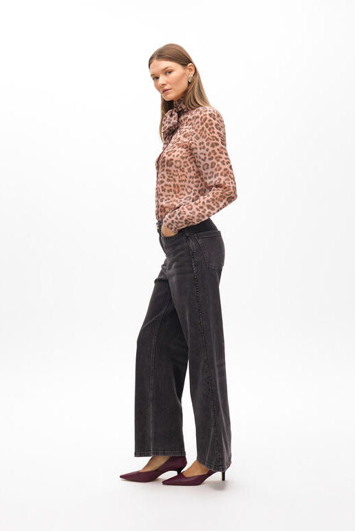 JEANS MAITE WIDE LEG COM TACHAS - Carla Valente
