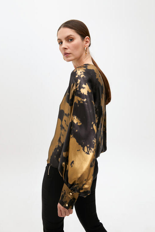BLUSA MAITE ESTAMPADA COM MANGA ASSIMÉTRICA - Carla Valente