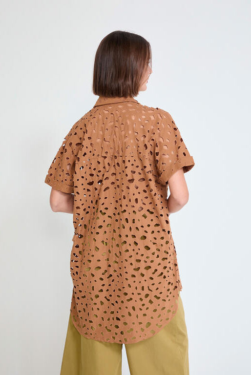CAMISA MAITE RETA PERFURADOS BORDADOS - Carla Valente
