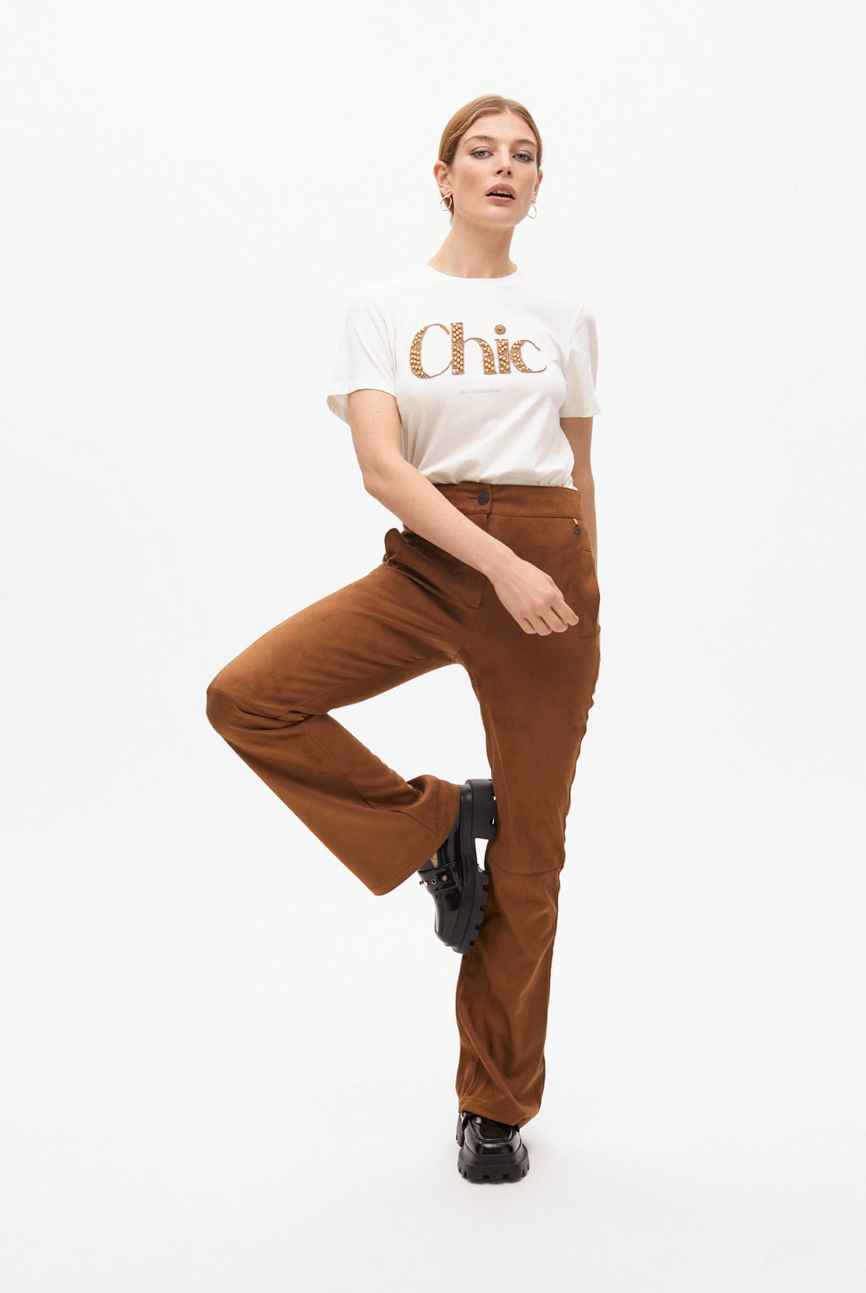 CALÇA LOLA CASADMNT BOCA DE SINO EM SUEDE SINTETICO - Carla Valente