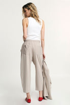 CALÇA PLEASE WIDE LEG LISTRADA CINTA SUBIDA - Carla Valente