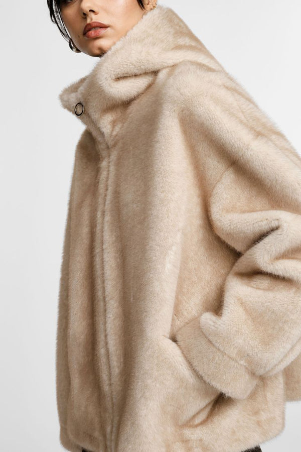 CASACO PLEASE FAKE FUR C/CARAPUÇO